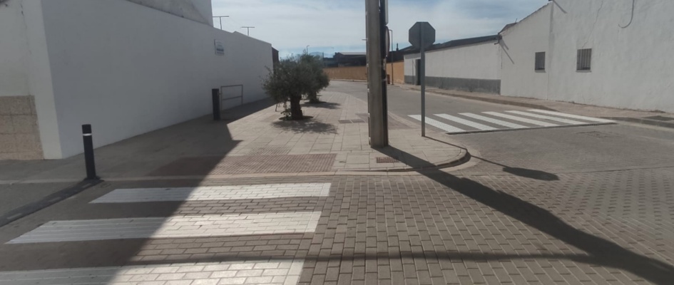1.-Pintado de pasos de peatones en El Rubio