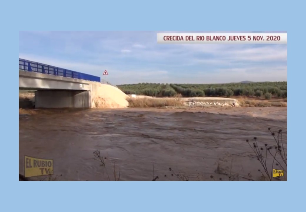 139.-Crecida del rio Blanco a su paso por El Rubio