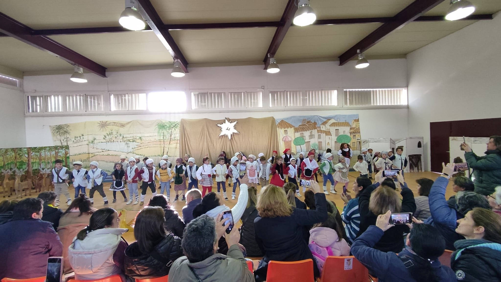 2.-Dramatización del Belén viviente, villancicos y la visita de los Reyes Magos