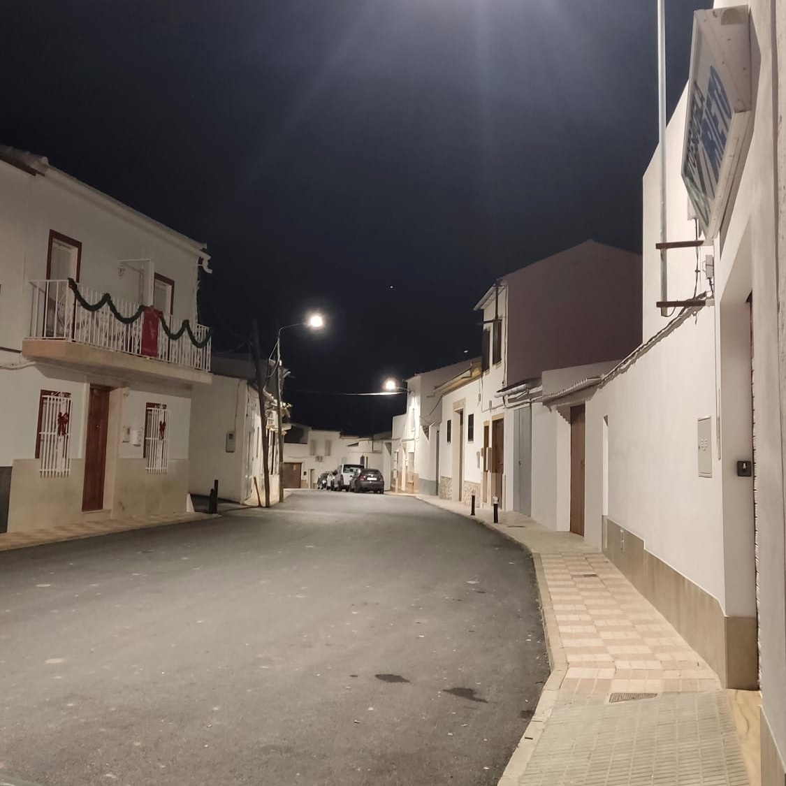 2.-LA CALLE JUAN RAMÓN JIMÉNEZ CAMBIA SUS PUNTOS DE LUZ