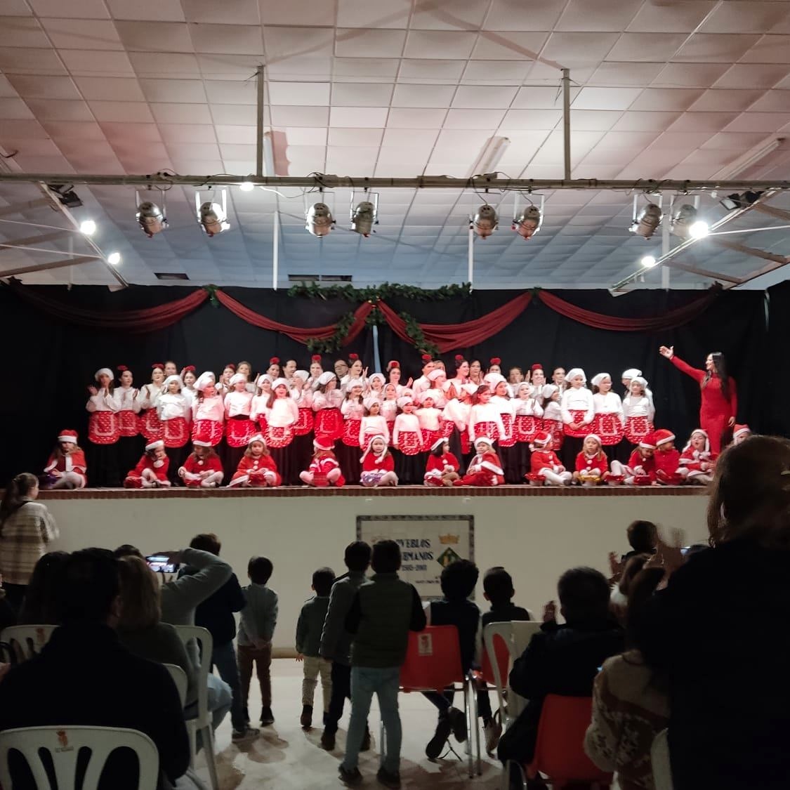 ACTUACIÓN ESCUELA FLAMENCA AIRES RUBEÑOS