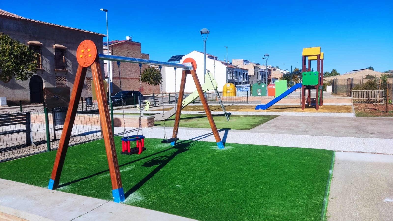 1.-NUEVOS JUEGOS INFANTILES EN EL PARQUE DE LA IGUALDAD SITUADO EN LA URBANIZACIÓN LAS VIÑAS