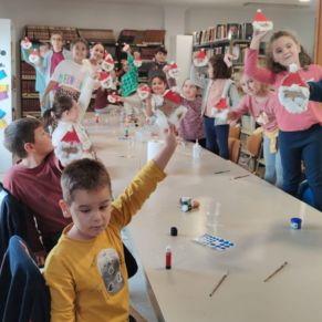 3.-TALLER NAVIDEÑO EN LA BIBLIOTECA MUNICIPAL