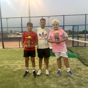 4.-FINALIZA EL TORNEO LOCAL DE PÁDEL INFANTIL