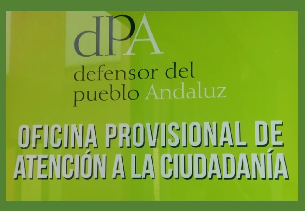 Entrega las firmas de los ciudadanos al Defensor del Pueblo Andaluz