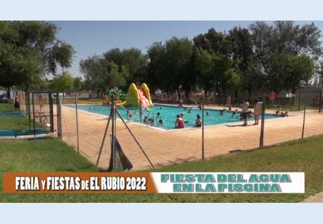 Fiesta del Agua en la piscina de El Rubio