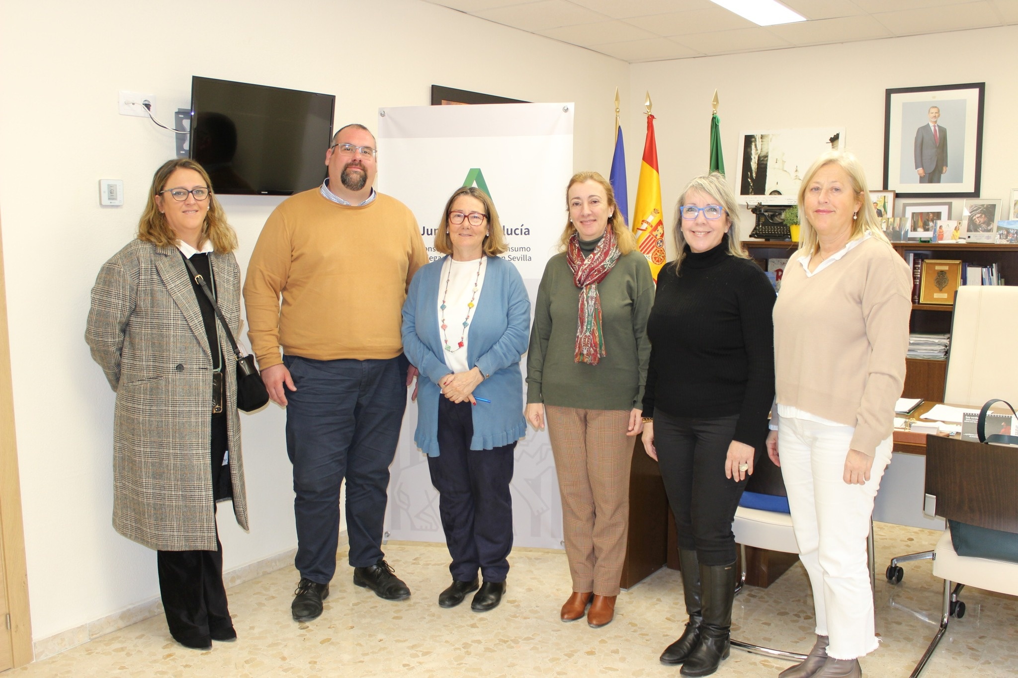 Reunión de trabajo con la delegada territorial de Salud y Consumo en Sevilla